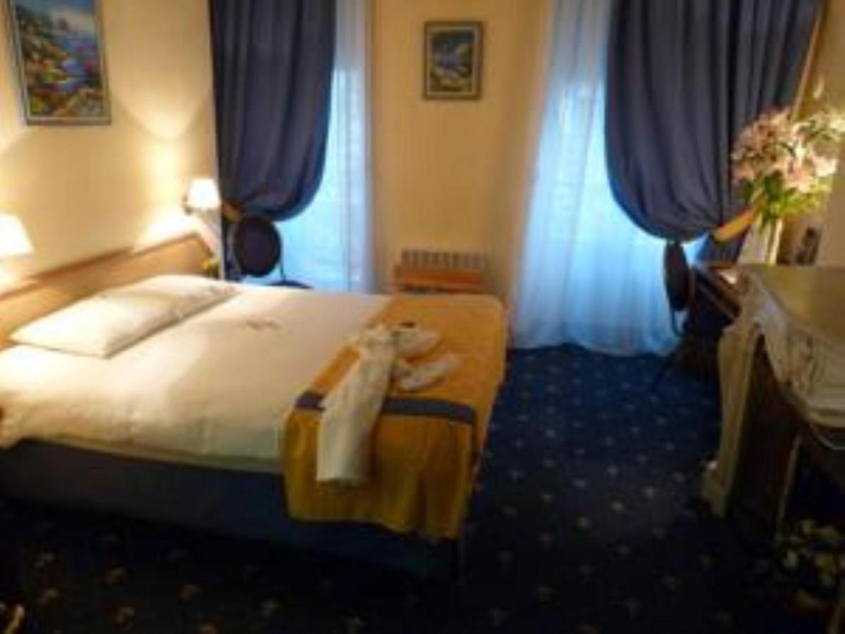 Hotel Foch Lyon Room photo